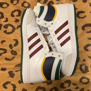 TOP TEN ADIDAS - BRAND NEW - Fits women’s 8-8.5
